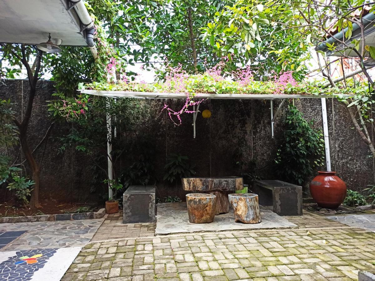 Jeng Tini Guest House Bogor Exterior foto